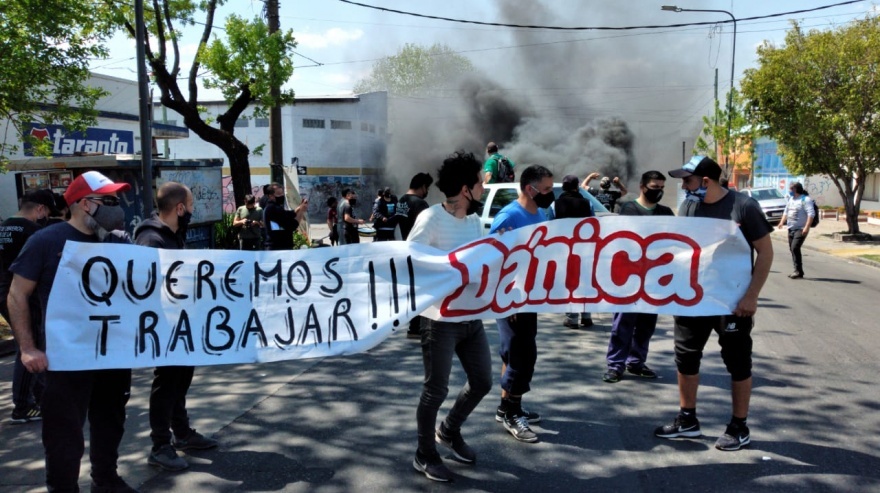 Para los trabajadores, el cierre de Dánica es una maniobra para flexibilizar el empleo: "No quieren pagar lo que corresponde para que un trabajador pueda vivir dignamente"